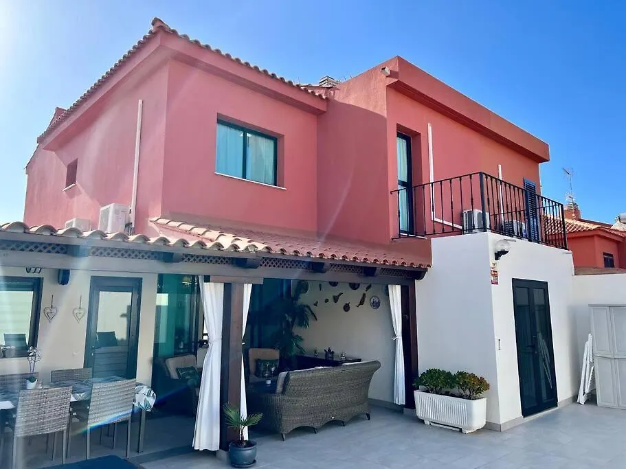 Beautiful 3-Bedroom House In Sonnenland San Bartolome de Tirajana  Spain