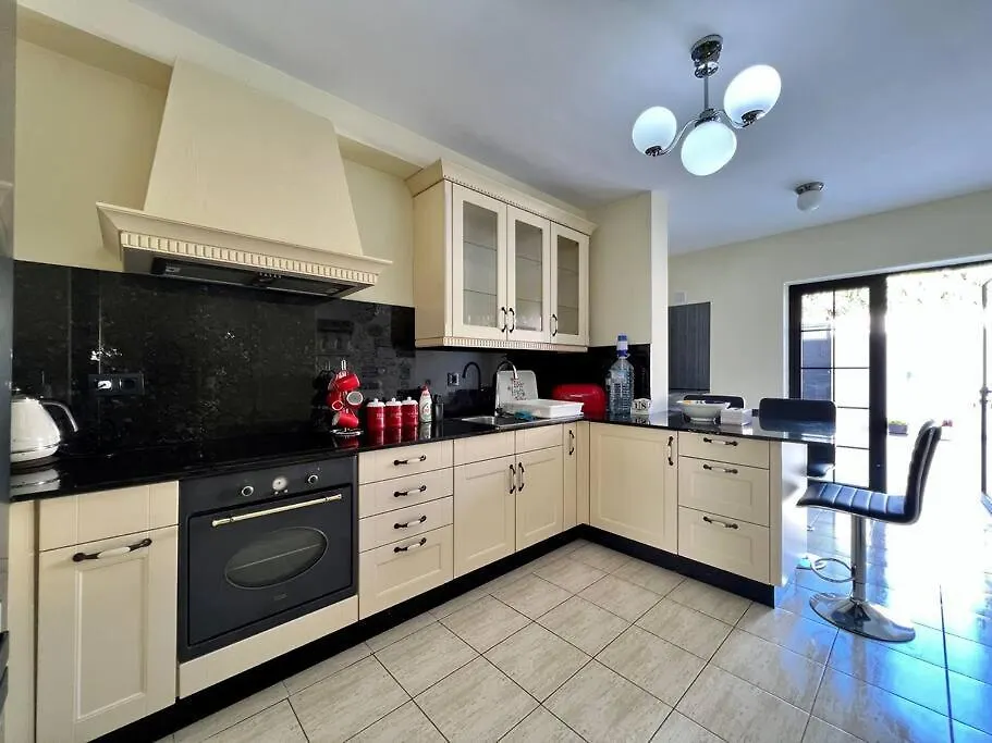 Villa Beautiful 3-Bedroom House In Sonnenland San Bartolome de Tirajana  Spain