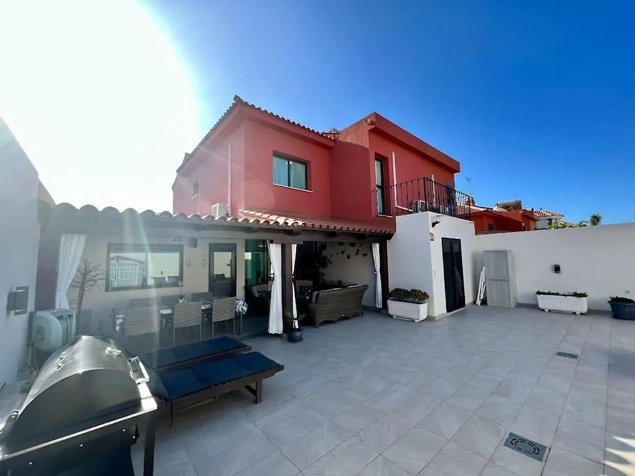 Villa Beautiful 3-Bedroom House In Sonnenland San Bartolome de Tirajana